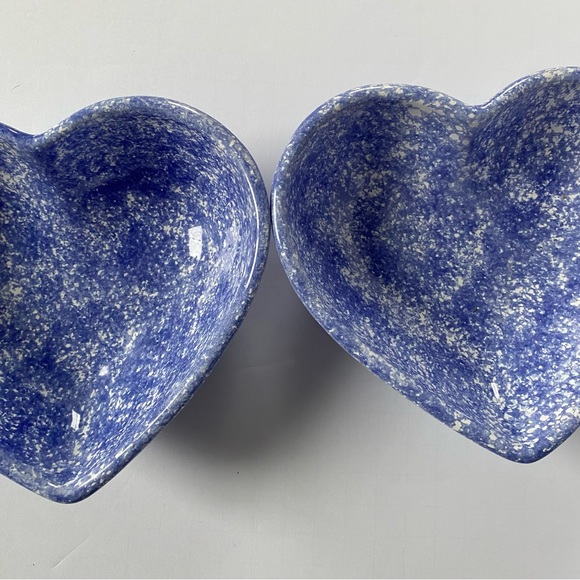 Sponge ware Heart Shaped Bowls Set Of 2 Signed blue white EUC pottery hand made - Picture 14 of 16
